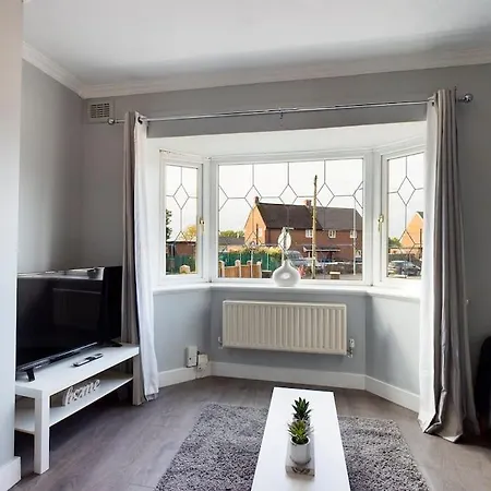 Stunning Family Home With Comfortable Surroundings By Our Home Short Stays Ideally Situated Within Greater Manchester Hindley Exterior photo