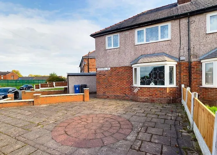 Stunning Family Home With Comfortable Surroundings By Our Home Short Stays Ideally Situated Within Greater Manchester