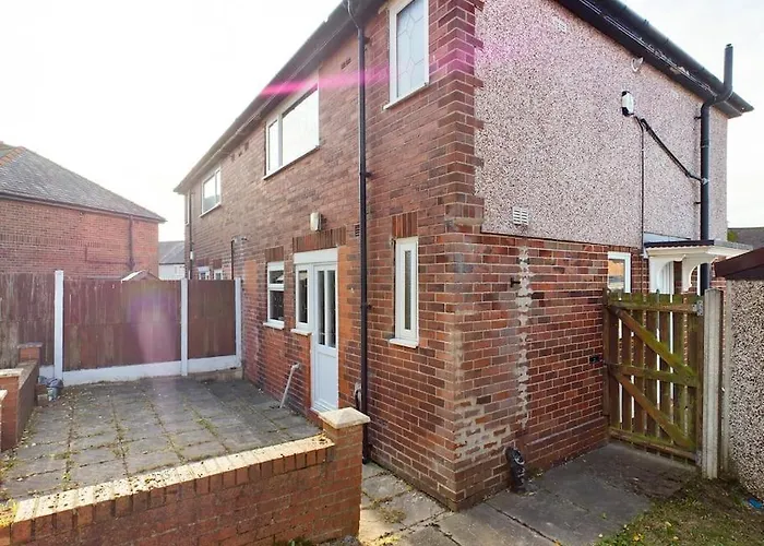 Stunning Family Home With Comfortable Surroundings By Our Home Short Stays Ideally Situated Within Greater Manchester