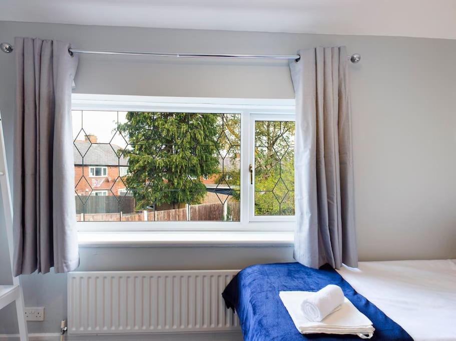 Stunning Family With Comfortable Surroundings By Our Short Ideally Situated Within Greater Manchester Apartment